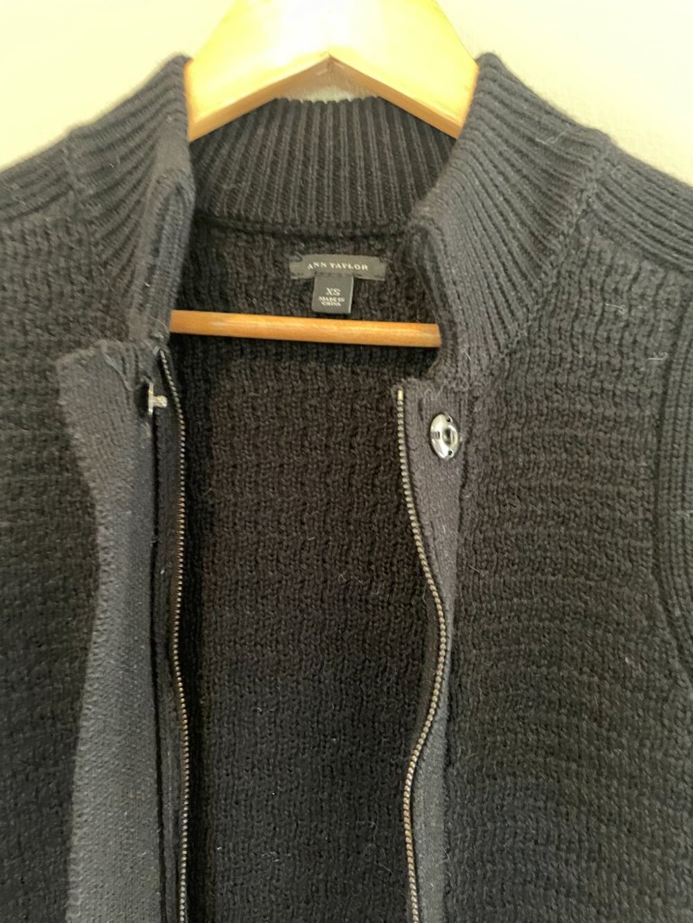Ann Taylor Merino Blend Peplum Sweater Black Zip Mock Neck XS - Picture 4 of 5